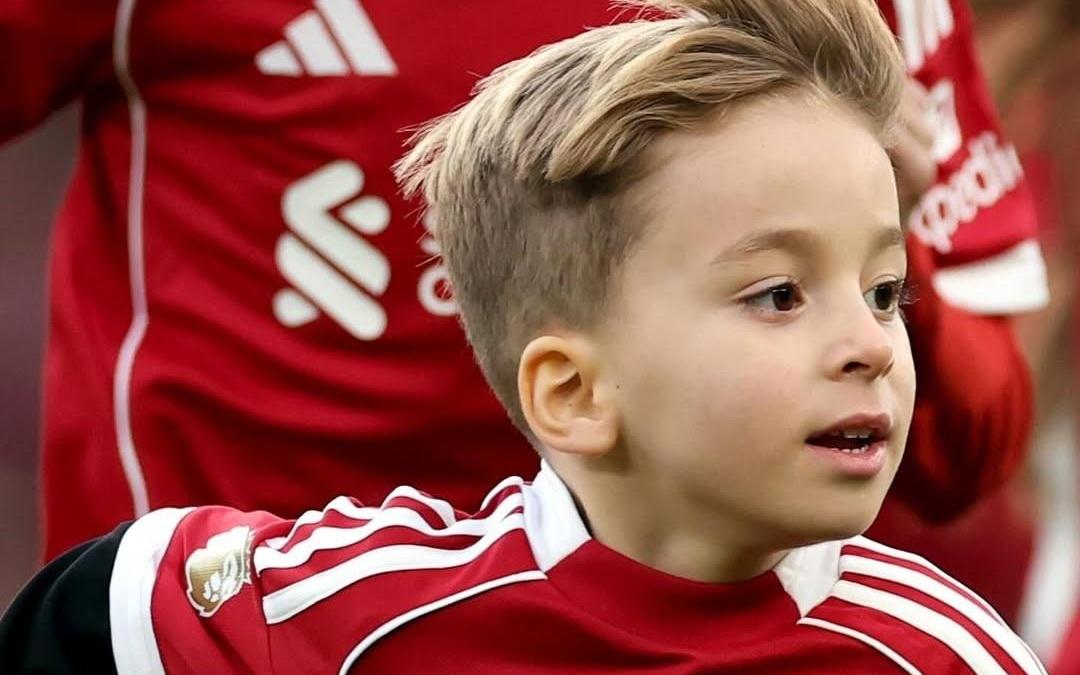 孩子以球童身份出场，若塔遗孀感谢利物浦：感谢大家的爱