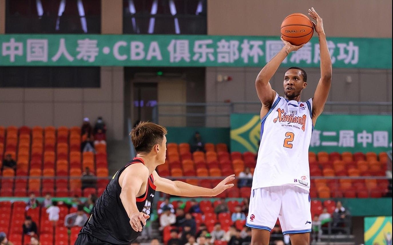 花费重金购买优先续约权！4场比赛就裁掉，CBA豪门要被主教练玩完