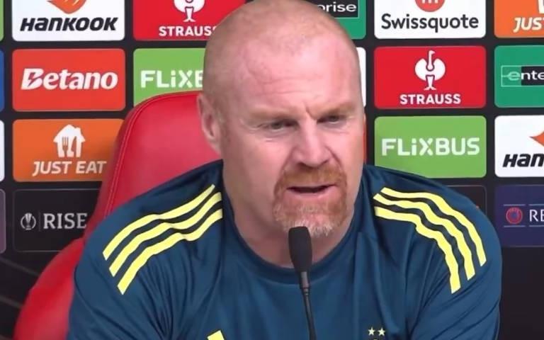 戴奇：球员不准戴围脖或帽子，必须在某