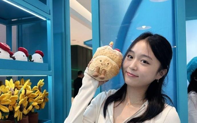 朱易社媒:趁着休息日,开启短暂的多巴胺模式