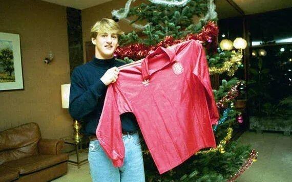 怀旧星期四丨昔日德甲金靴，带队通关