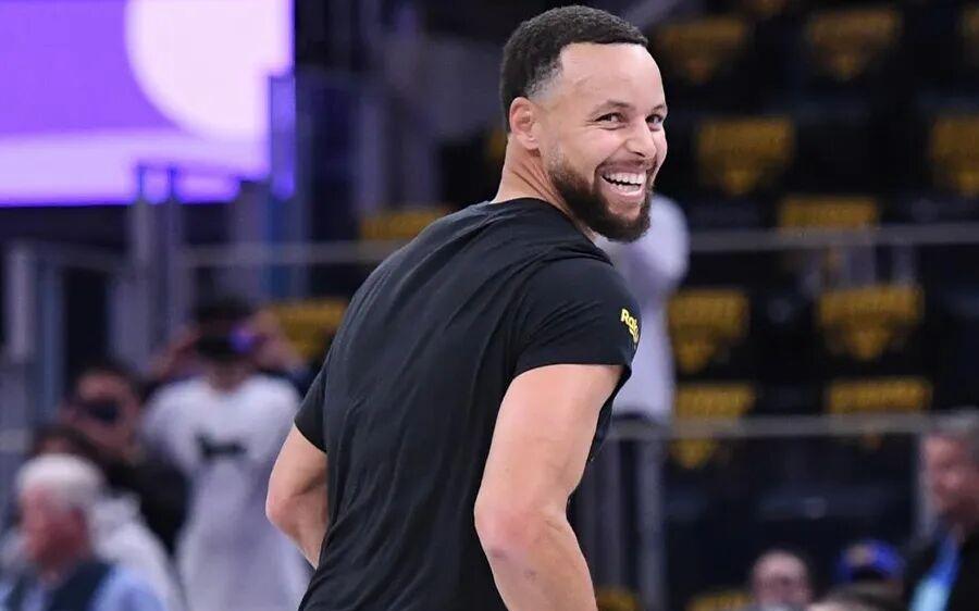 NBA上脚合集！库里又换了个新品牌穿！