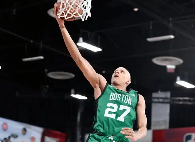 再现无眉大侠，近三场19投18中，沃尔什