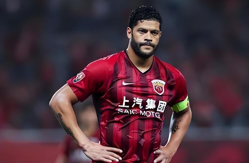 大连英博外援补强人选预测！胡尔克和斯坦丘意外成热门，已被辟谣