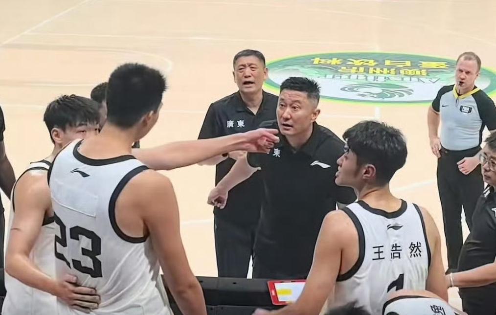 和杜锋矛盾公开，徐昕提出交易自己！CBA球员也可以行使NBA特权