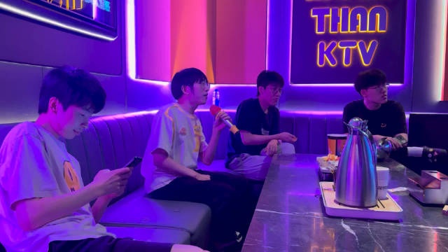 AL分享选手K歌视频：长得丑活得久那首歌叫什么