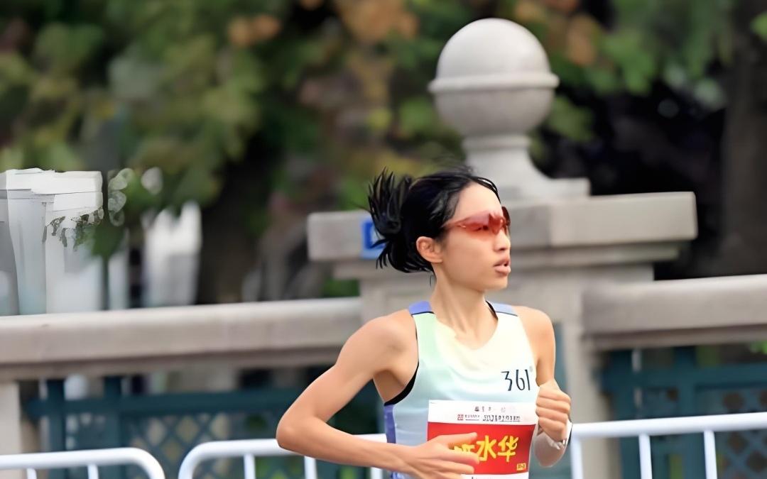 2026像再次夺冠的“最快女护士”那样活下去，跑下去