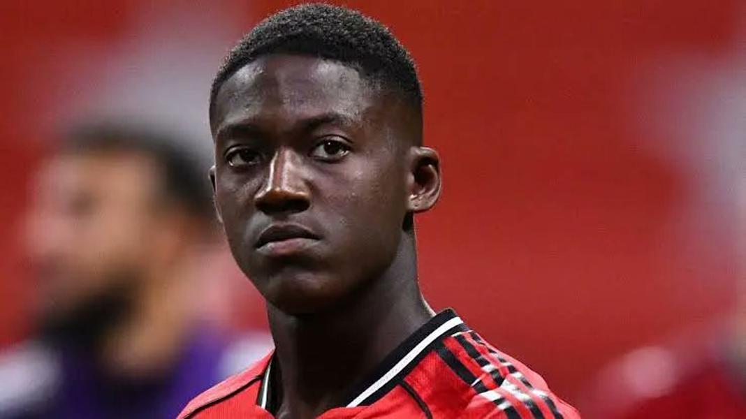 那不勒斯开租借条件打动曼联新帝星：承担全部工资，承诺可打主力