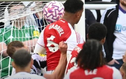 近三赛季枪手在英超通过角球进36球，比其他队至少多15球