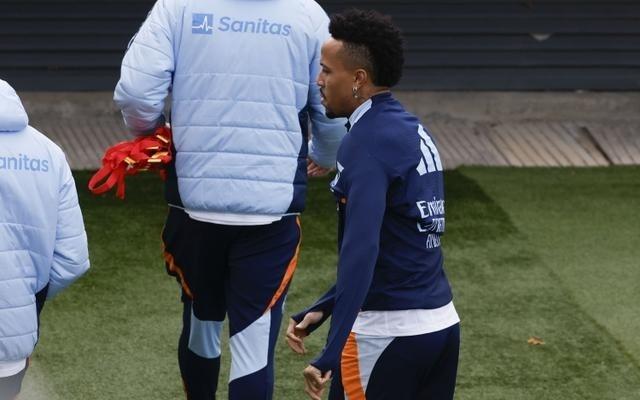 记者：皇马对米利唐恢复情况非常满意门迪单独进行有球训练