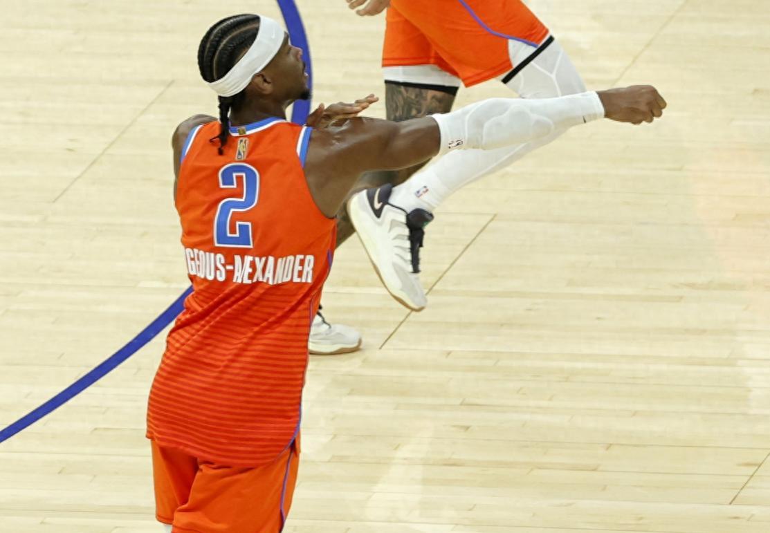 亚历山大你太狠了！这项79年NBA史无前例的纪录，被你实现了