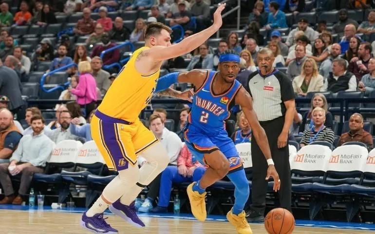 诺维茨基：雷霆是西部冠军最大热门，湖人或能成为西决黑马