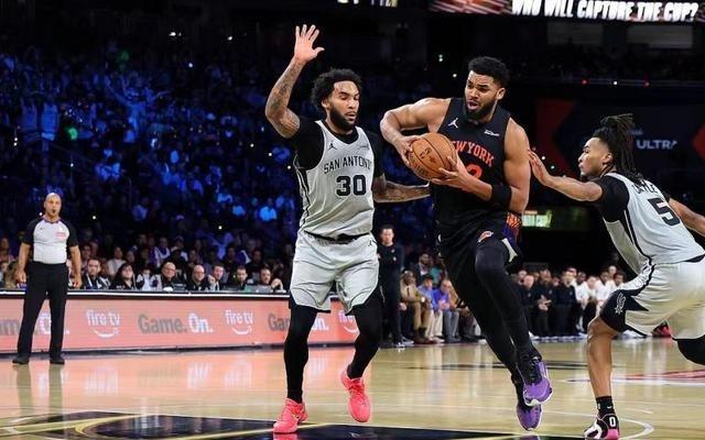 NBA尼克斯夺得杯赛冠军唐斯将奖金