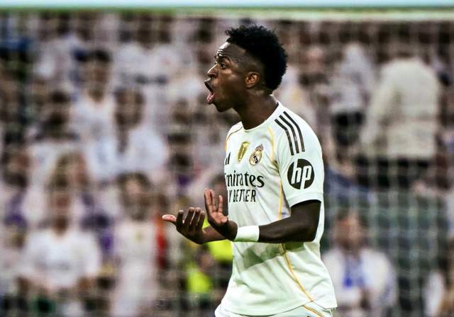 皇马1.5亿巨星怒不可遏！一路抱怨不