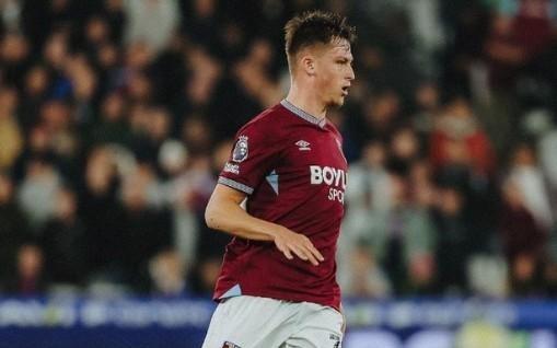 西汉姆联官方：19岁后卫斯卡莱斯已成功接受锁骨骨折手术