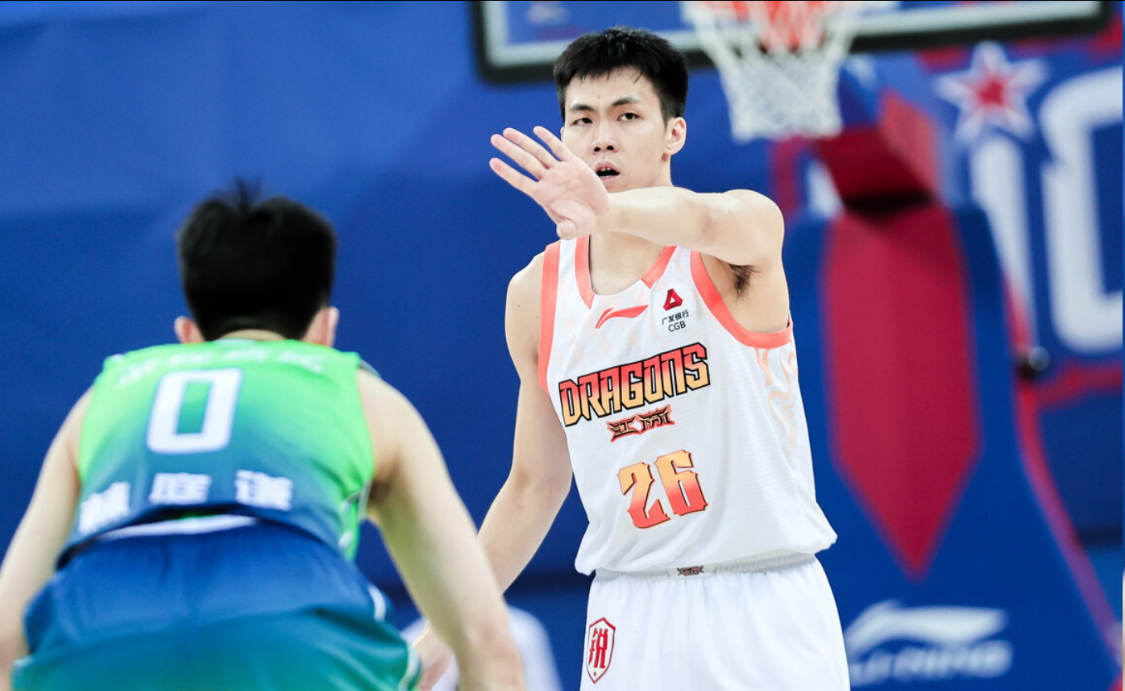 CBA历史第一人！新秀直接打成本土得分王，球迷：让混子情何以堪