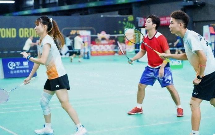 三人成行，无界竞技！“翎跃山海”羽毛