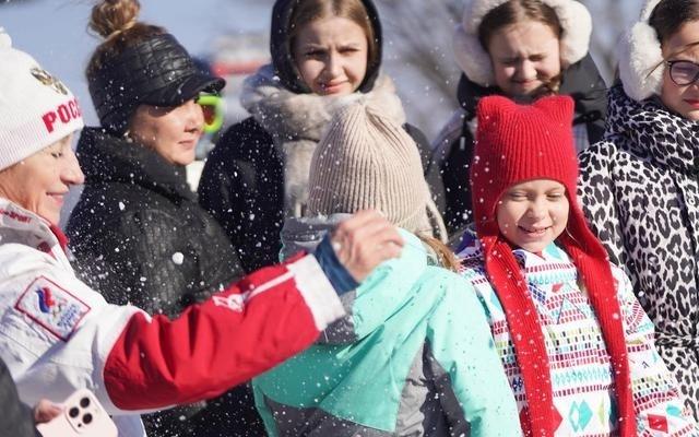 吉林省举行新雪季“开板”活动，800余项冰雪活动拉开帷幕