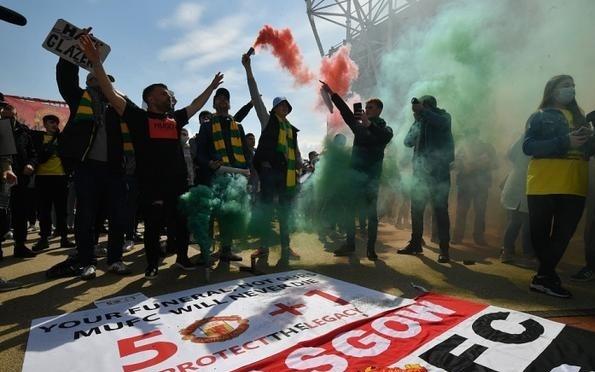 邮报：曼联球迷计划联合俱乐部各球迷团体，团结对抗俱乐部决策