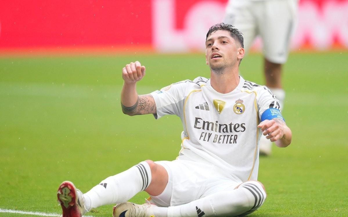 记者：卡瓦哈尔今晚将轮休，巴尔韦德将出任右后卫