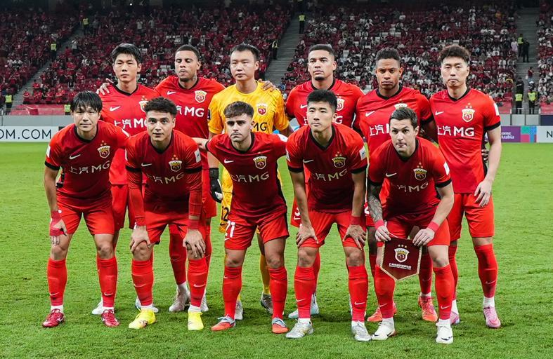 神户带走3个集装箱！三中卫不伦不类球迷揪出3大水货光头嘴真硬