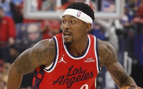 Shams：布拉德利比尔髋部骨折将接受手术&赛季报销