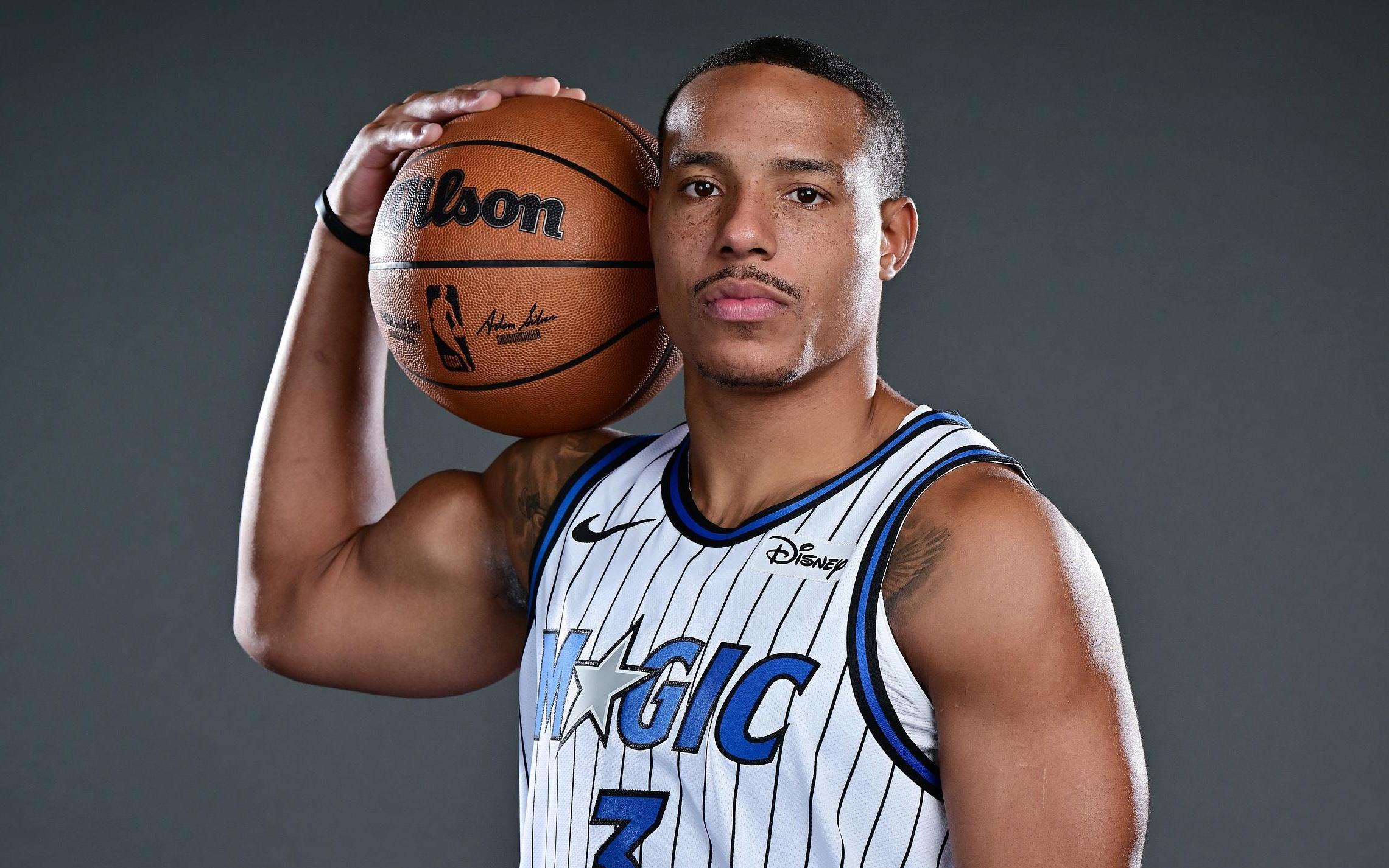 手感欠佳！贝恩15中4仅得12分&魔术6