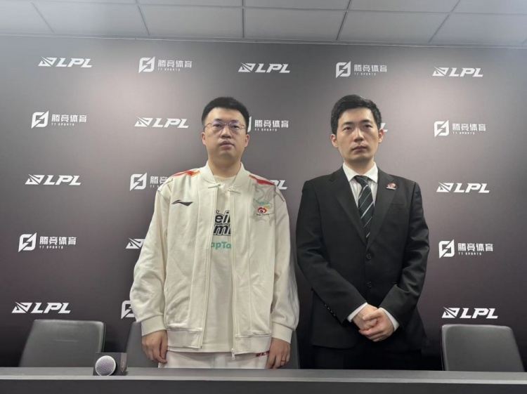 困难重重！Xiaohu：最近训练时间少之后回上海好好练习努力磨合