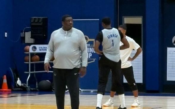 球衣号码更改为1号，库明加：新的开始，换回高中时穿的号码