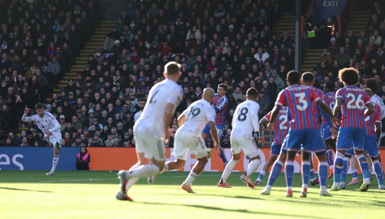 英超：曼联状态稳定，西汉姆抢分无望曼