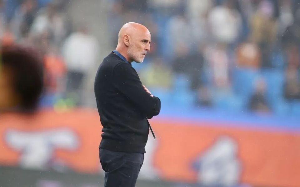 海港再创尴尬纪录！16场连丢29球，颜骏