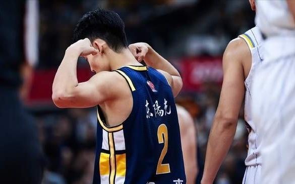 篮协突然发布红头文件，为中国女篮撑腰，韩旭站了出来，徐杰躺枪