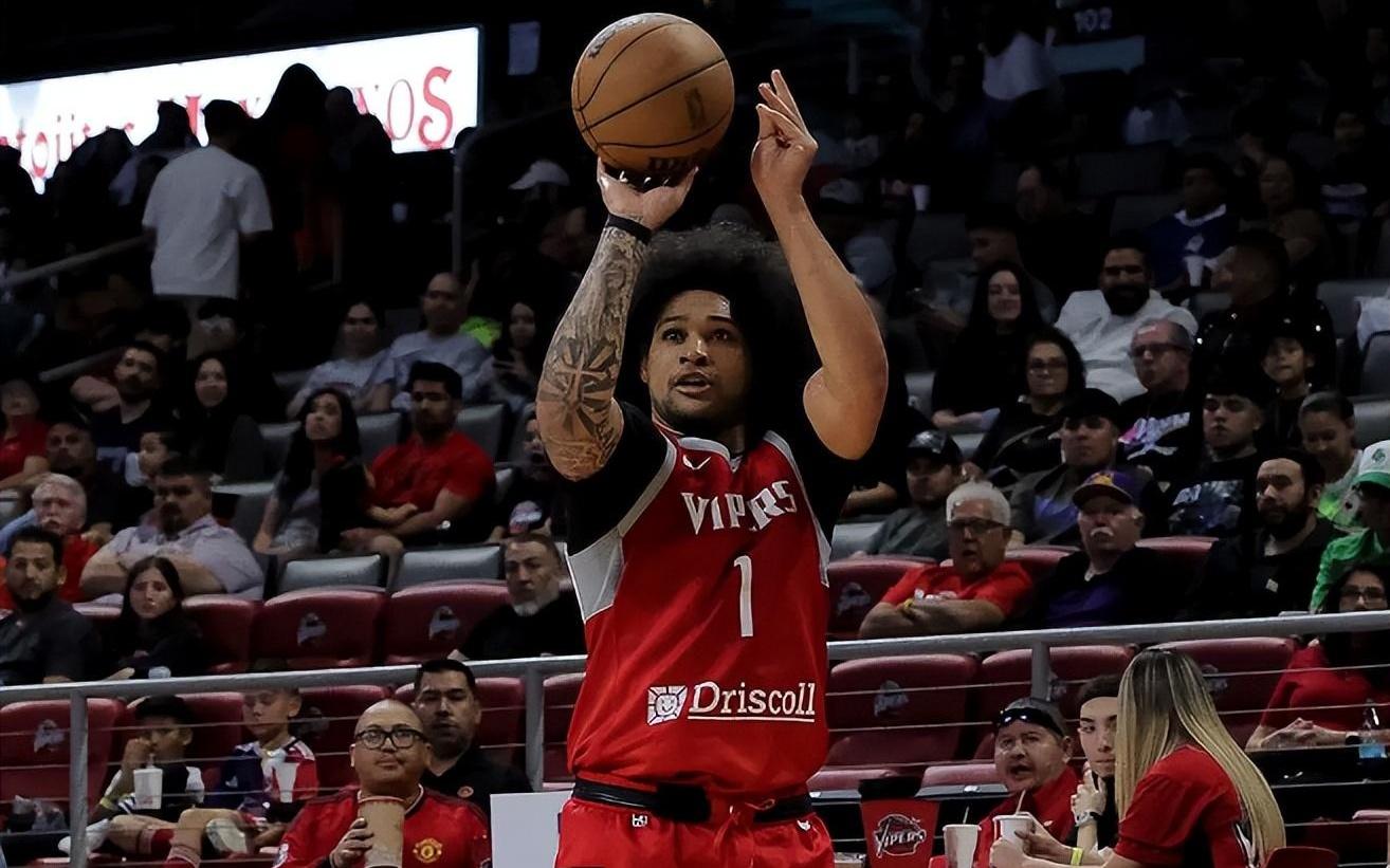 手感平平却还在疯狂出手！火箭老熟人