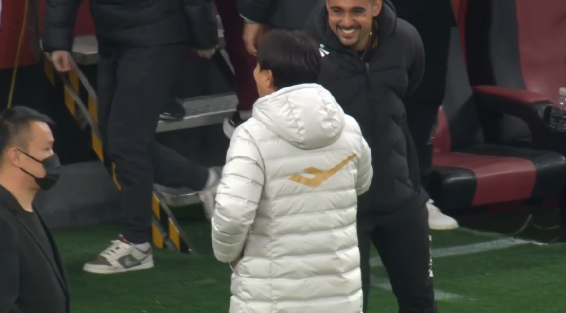 海港汗颜吗亚冠对手怕输球被骂！球迷：我们是中超冠军，气不气