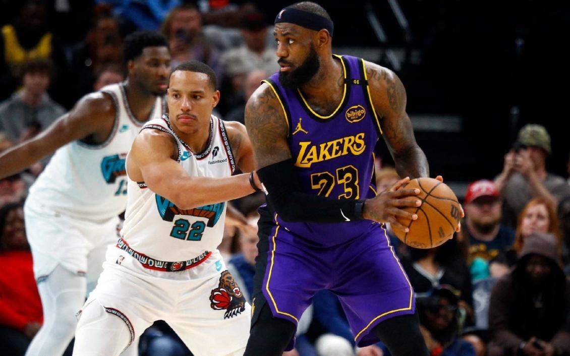 三大内线全受伤，新赛季还没开始，NBA黑马倒下！你们或许该重建