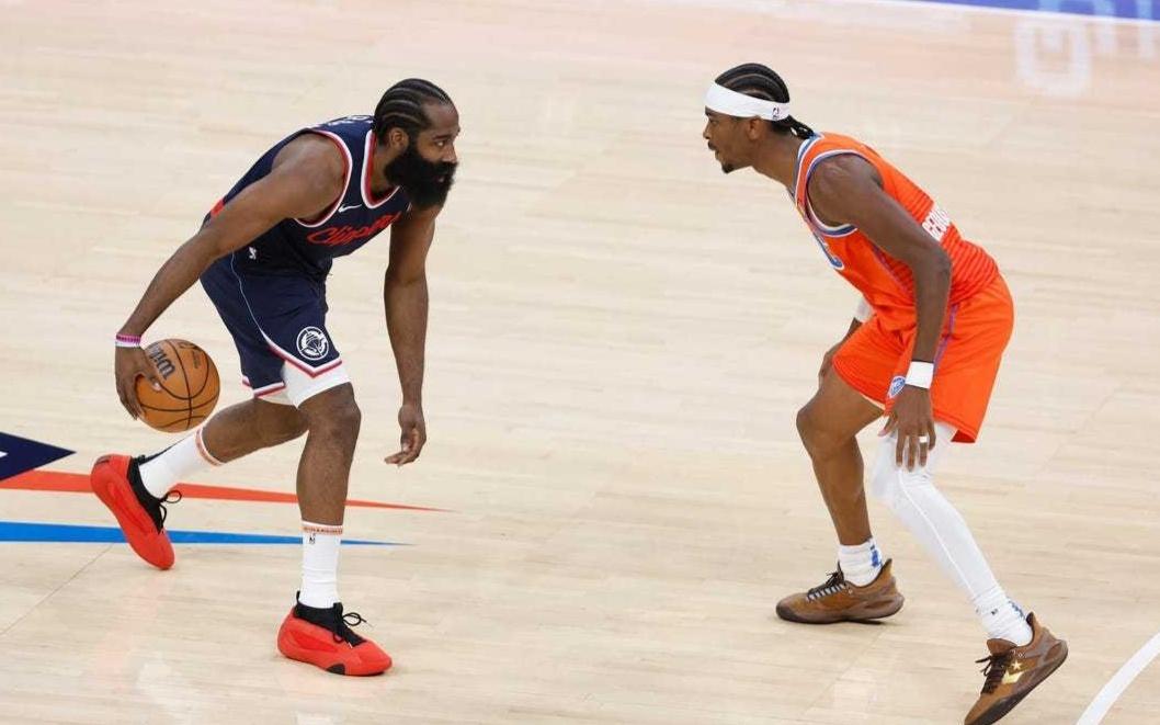 花8.1亿留三巨头，明知是坑仍然要跳！NBA实力最强队离解体不远了