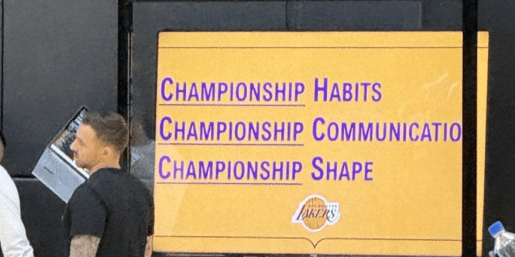 湖人赛季口号:一切为总冠军而建,要具备冠军级沟通习惯体型