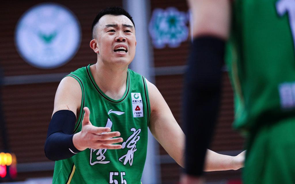 8支CBA球队缺点暴露！辽篮少韩德君，广东四号位太弱，浙江没中锋