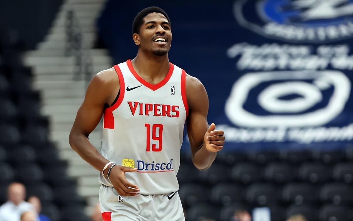 湖人签下前火箭后场，他在夏季联赛期间的表现简直是堪称毒瘤