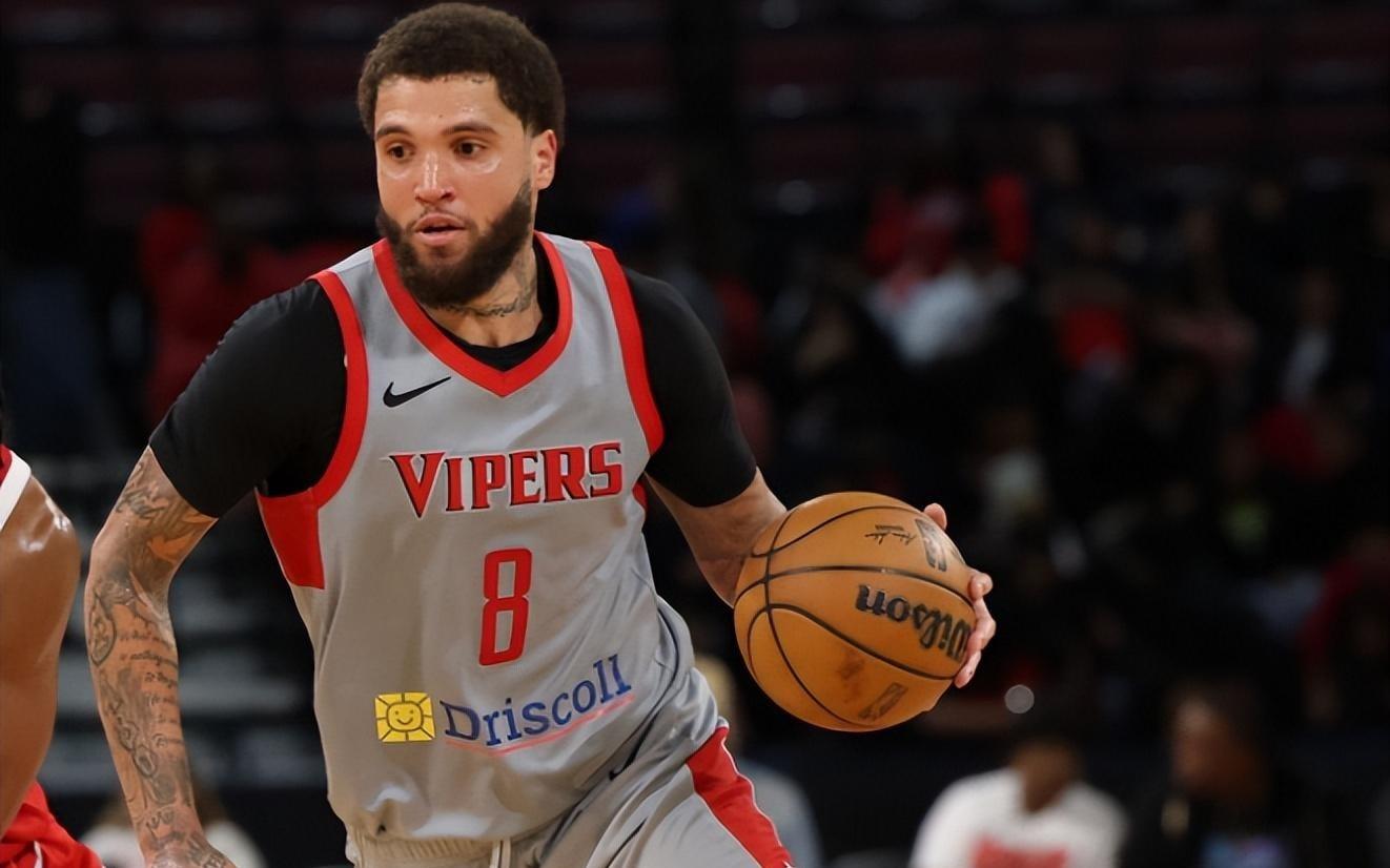 替补出场豪取36分，火箭二队板凳席上