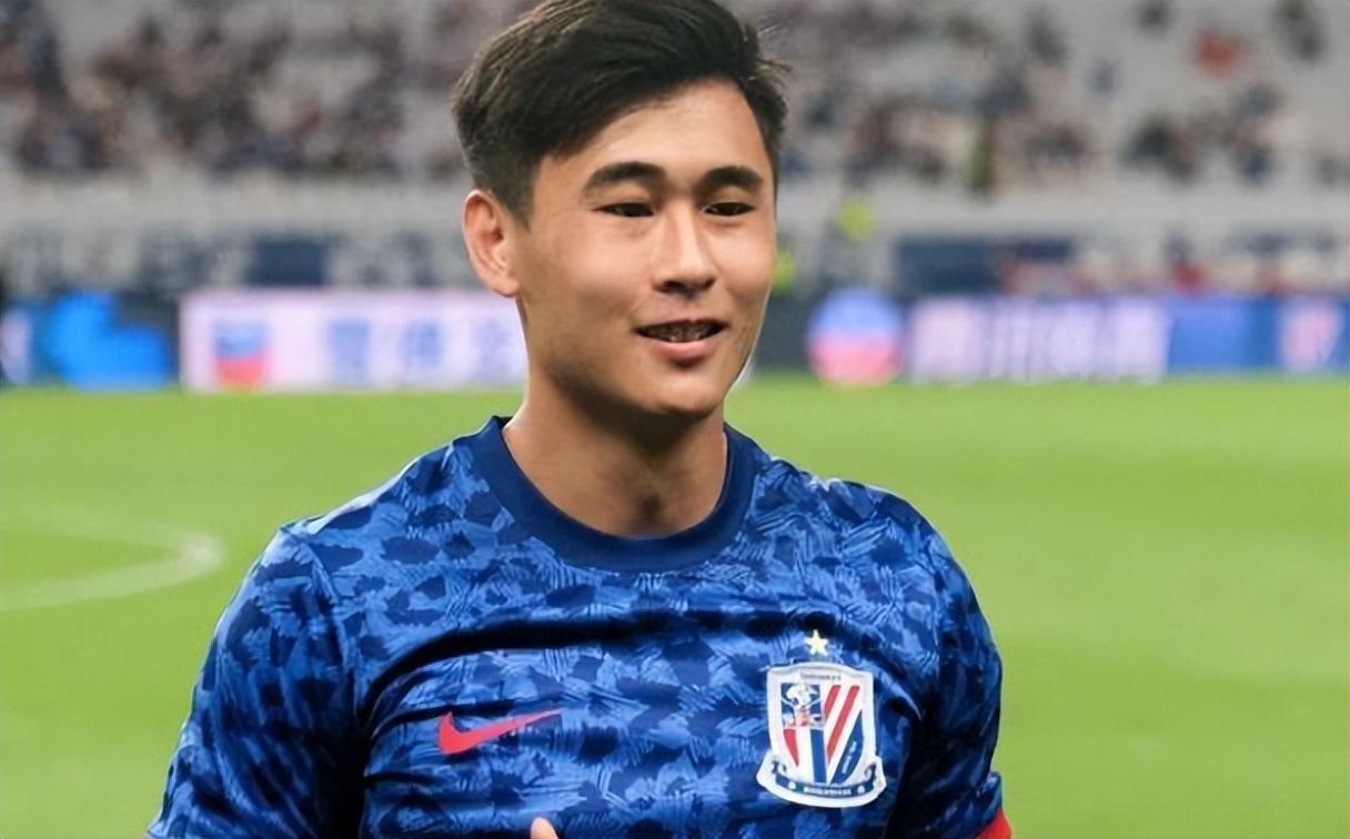 怀才不遇！昔日当红国脚沦为申花摆设，打算走人，或转投中甲闯荡