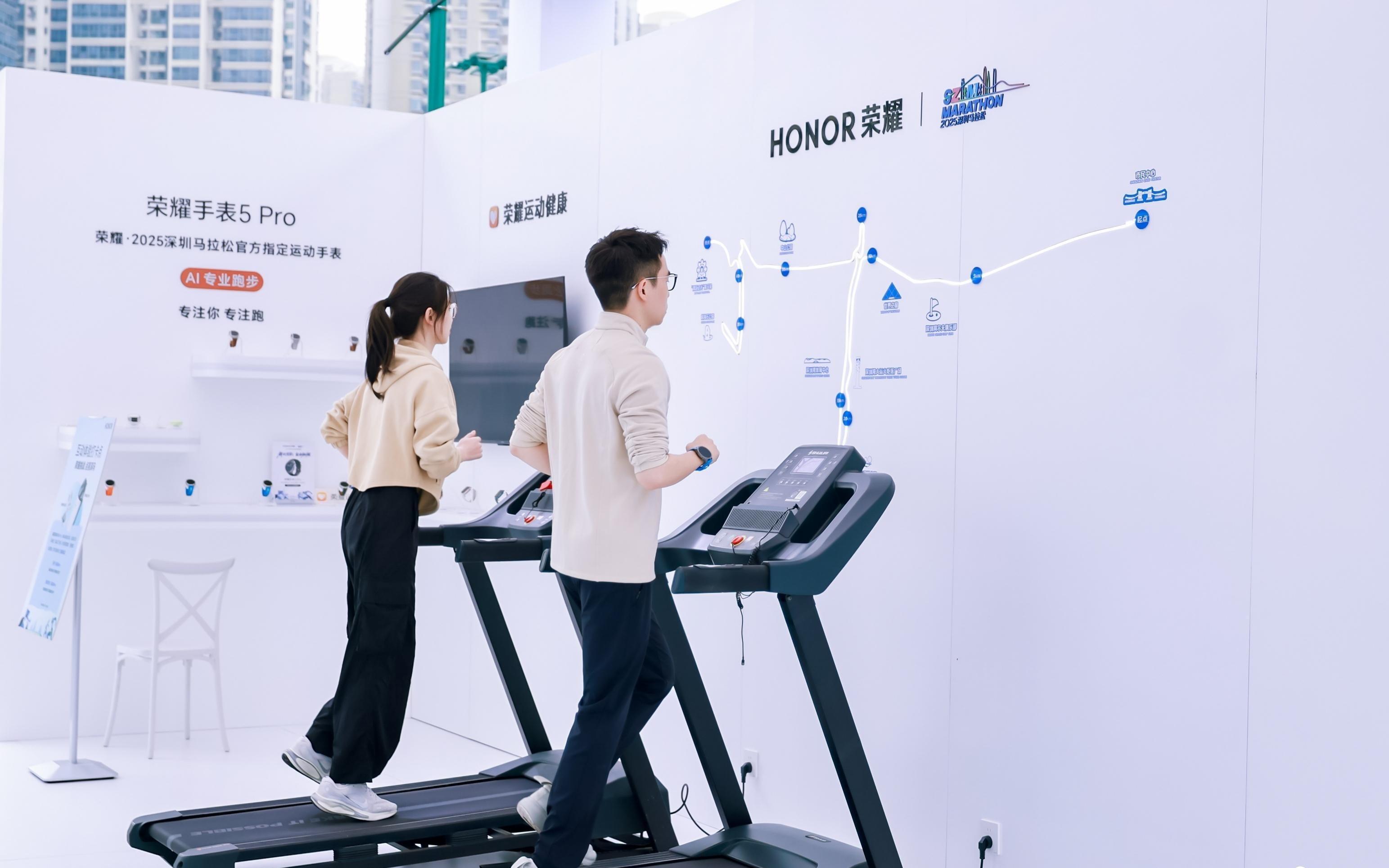 手机变私教、机器人送水深马AI浓度高，科技深企抢滩集结