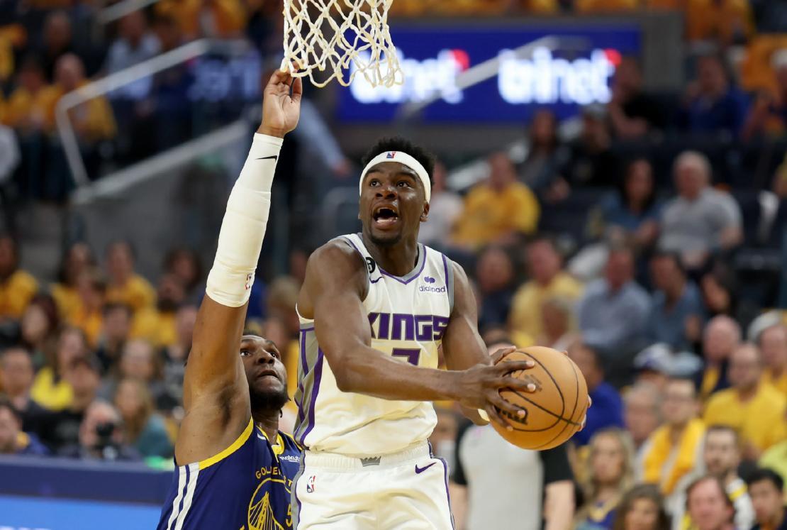 曝多支球队哄抢NBA落选秀！身高1米93场均9分3板，首钢会出手吗
