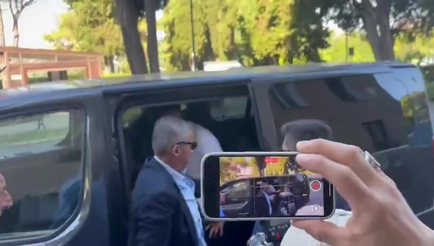 迪马济奥：博洛尼亚中卫别克马抵达诊所，接受那不勒斯体检