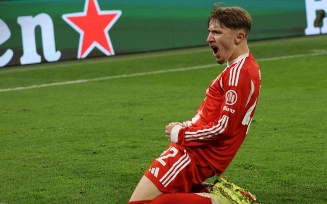 【欧冠】小将卡尔三连斩创纪录，拜仁