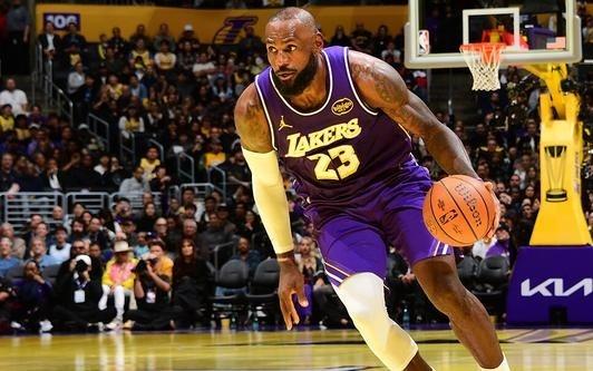 詹姆斯：我的状态越来越好晋级淘汰赛让全队欢欣鼓舞