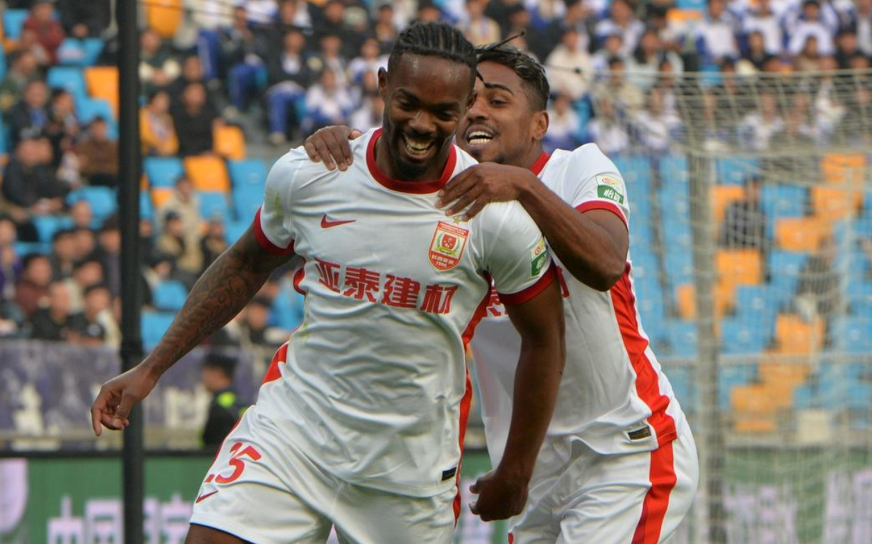 中超神剧情：补时连丢2球，苏亚雷斯不