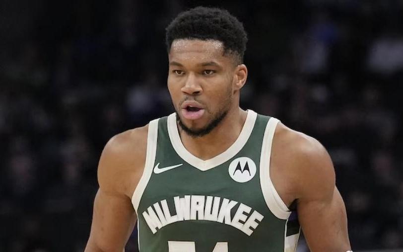 记者：字母哥想去争冠球队，若他推动交易他还是想去尼克斯