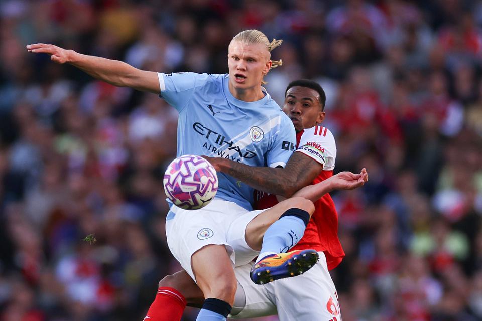 11！曼城罕见摆大巴仍遭绝平，近6战阿森纳0胜，利物浦渔翁得利