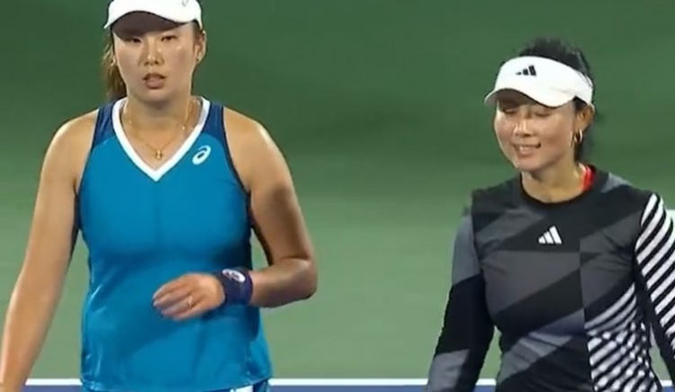 网球WTA1000迪拜站女双半决赛：徐一璠杨钊煊12憾负，无缘决赛